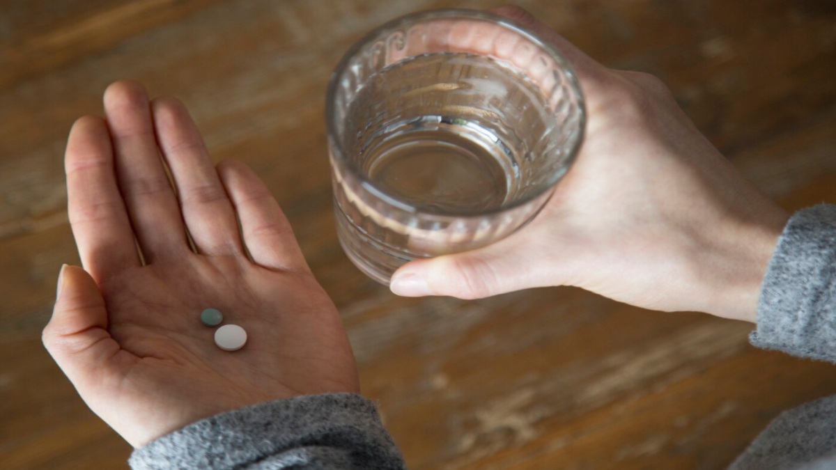 You Shouldn’t Take Antibiotics for Every Fever: Doctor Explains Why This Common Habit Is Risky