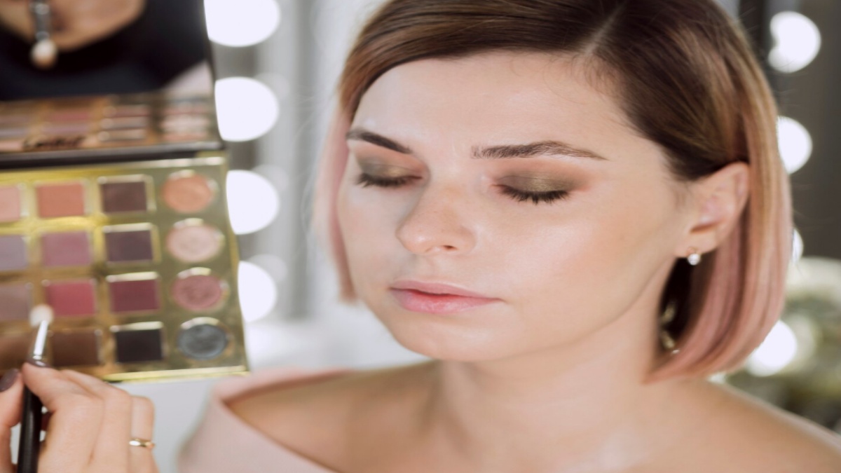 Which Colors Suit You Best? A Simple Guide to Choosing Shades Based on Your Skin Undertone
