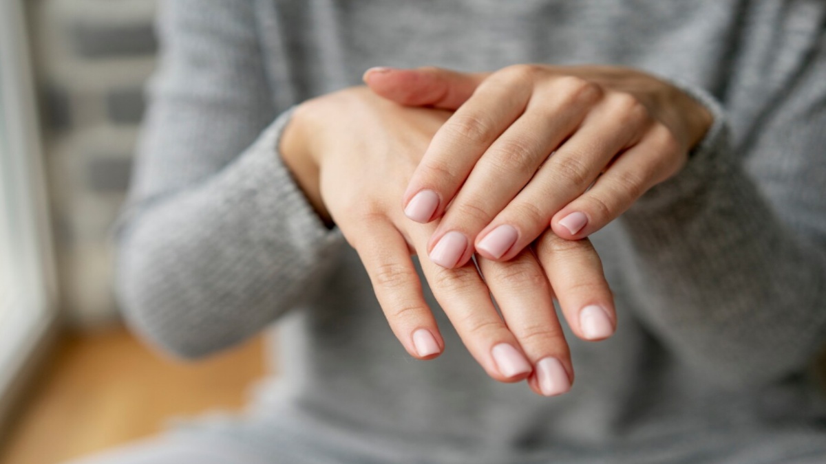 How to Prevent Dry Hands This Winter: 10 Simple Tips to Keep Your Skin Soft and Healthy