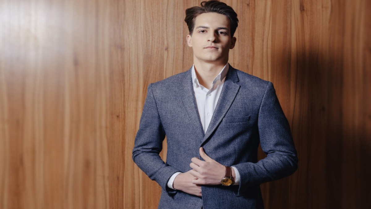 Right Suit for Your Body Type, Fit, Colour & Fabric