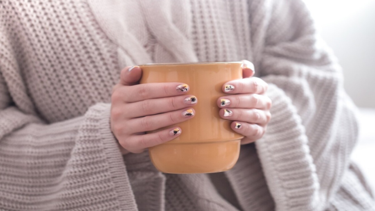 Do Your Hands and Feet Feel Cold Even in Summer? Here’s What Your Body Could Be Telling You