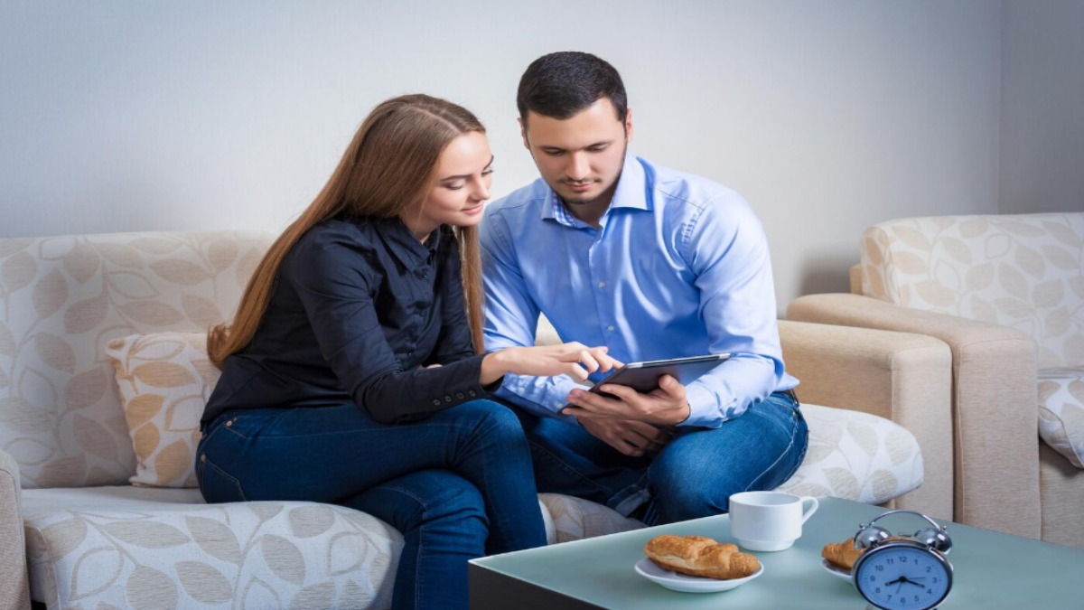 5 Financial Conversations Every Couple Should Have Before Combining Finances