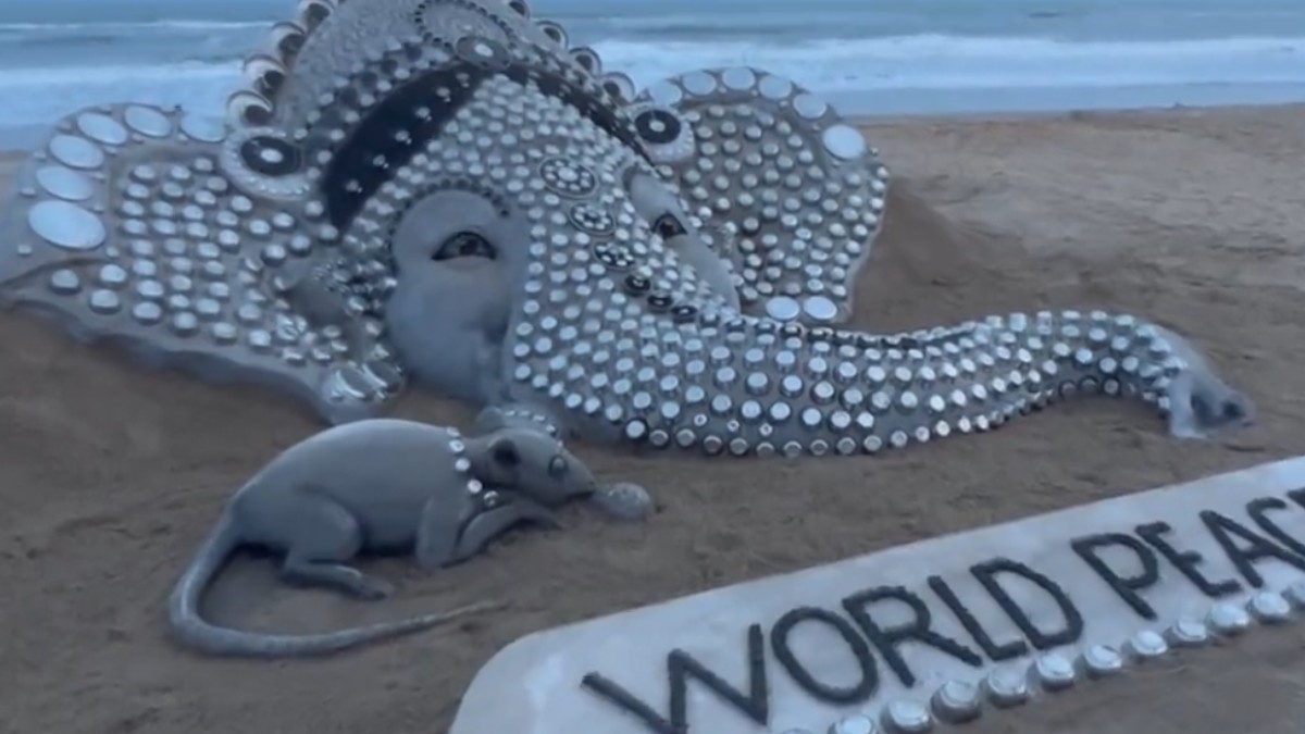 Best Ganesh Chaturthi Wishes, Quotes & Greetings to Share with Loved Ones