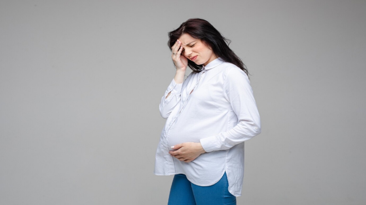 Headaches During Pregnancy: Causes, Safe Remedies and When to Call Your Doctor