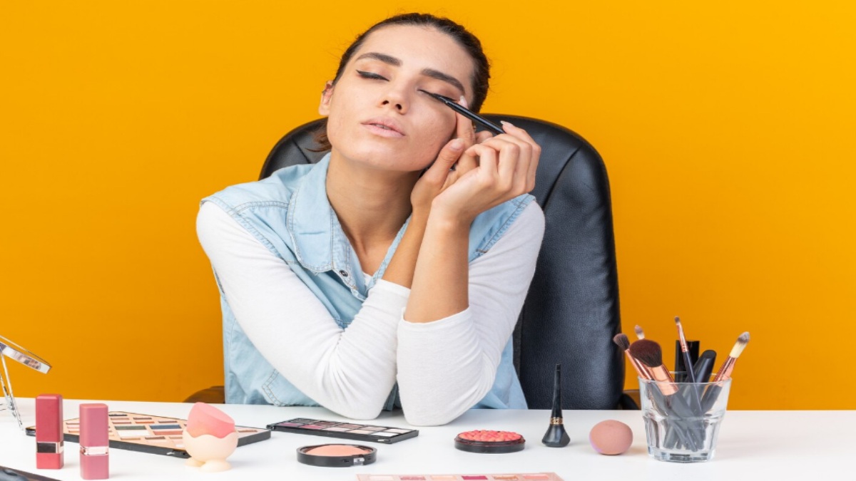 Monsoon Makeup Guide: How to Keep Your Base, Eyeliner and Lipstick Intact in Humid Weather