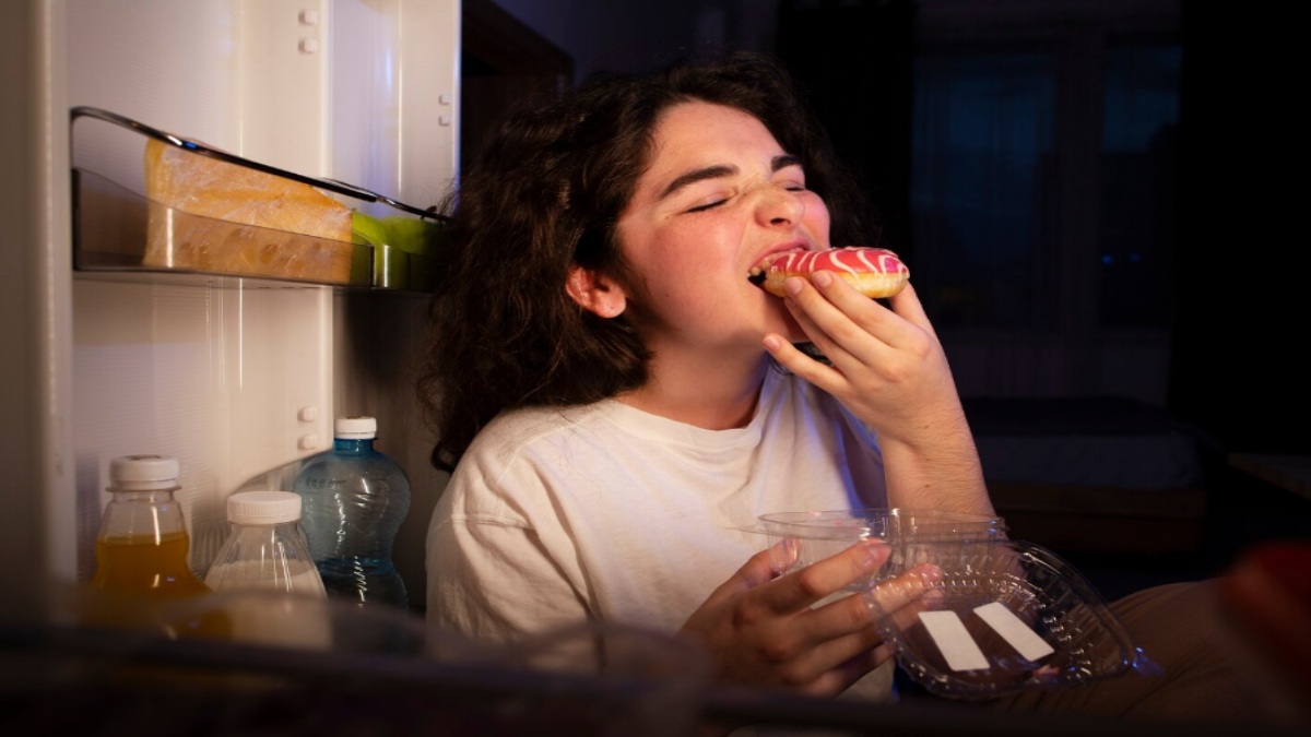 Always Looking for a Sweet Treat After Dinner? Fitness Coach Eric Roberts Shares 3 Reasons for Late-Night Sugar Cravings