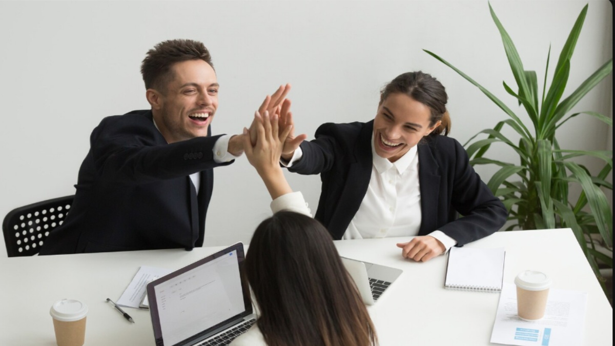 The Impact of Positive Work Relationships on Employee Productivity: Building a Happier and More Successful Workplace