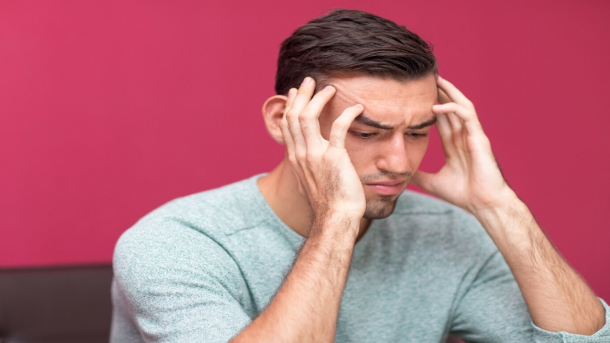 Unbearable Migraine Headache? Physician Dr Kunal Sood Shares a Simple Home Remedy That May Help Relieve Pain