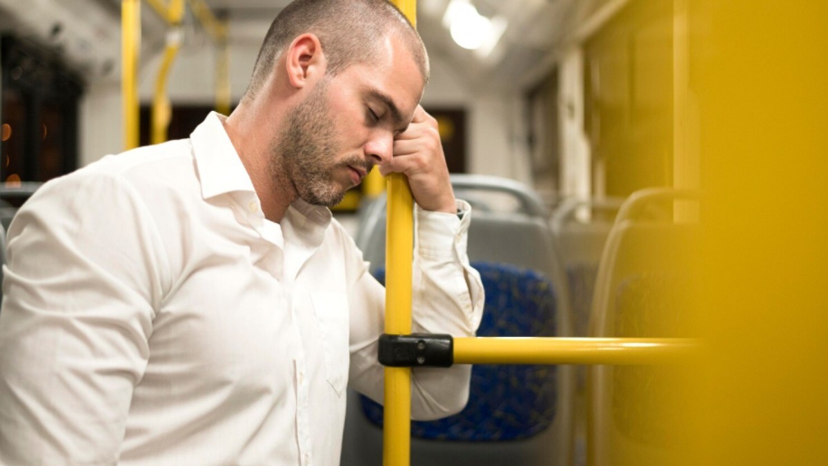 Daily Travel Taking A Toll On Your Back? Try These 7 Spine-Friendly Habits