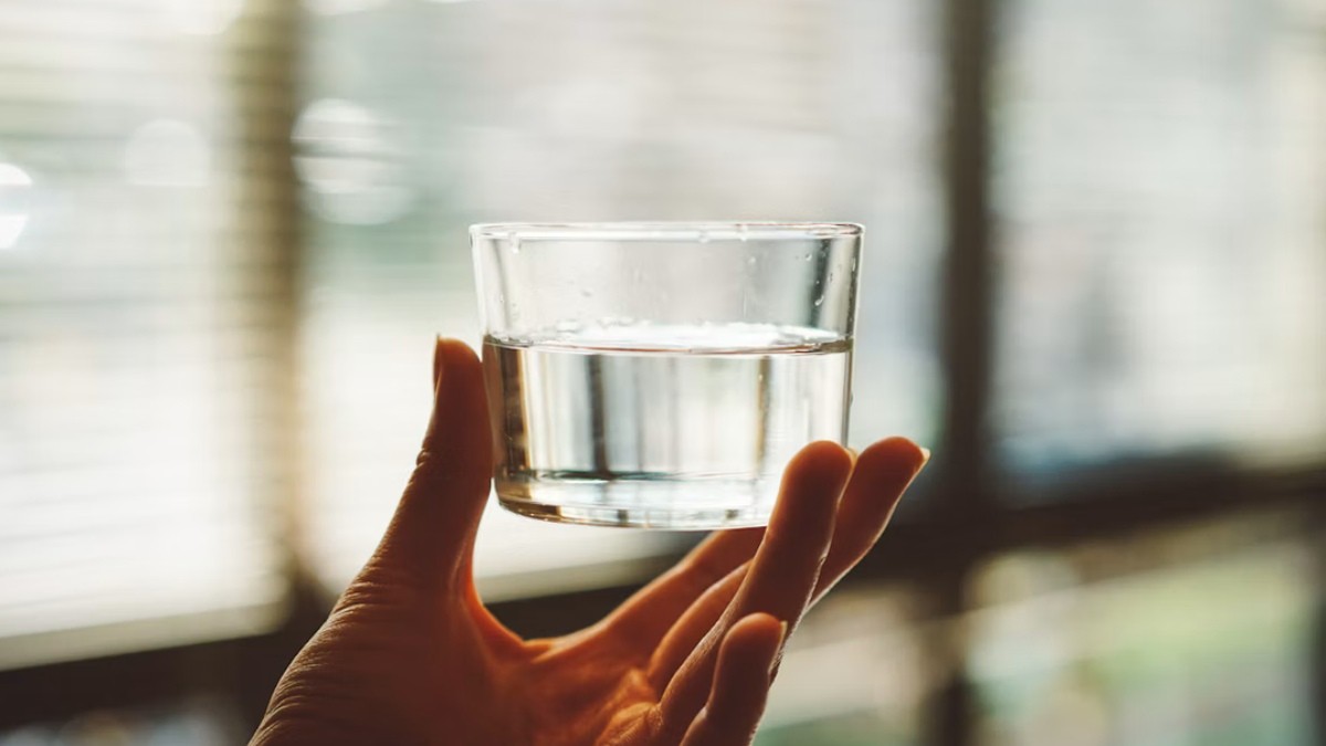 Can Dehydration Lead to Blood Clots? Symptoms and Risk Factors Explained