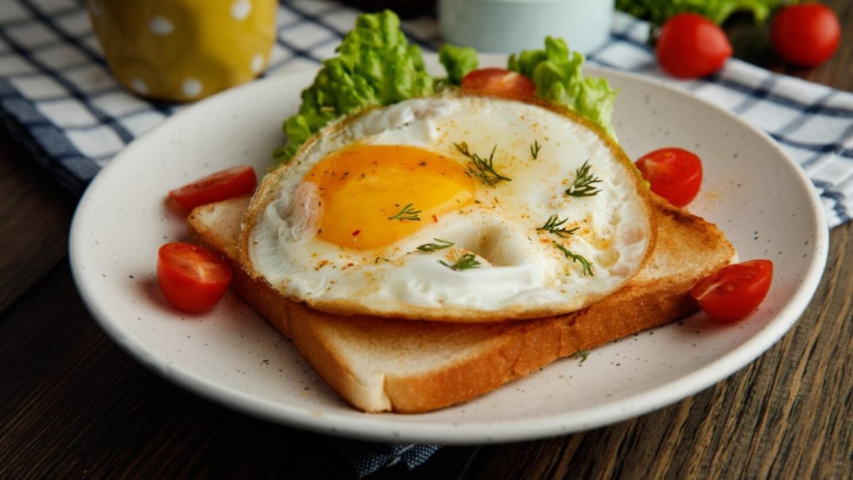 Quick Breakfast Recipes: 5 Egg And Bread Dishes You Can Make In 15 Minutes