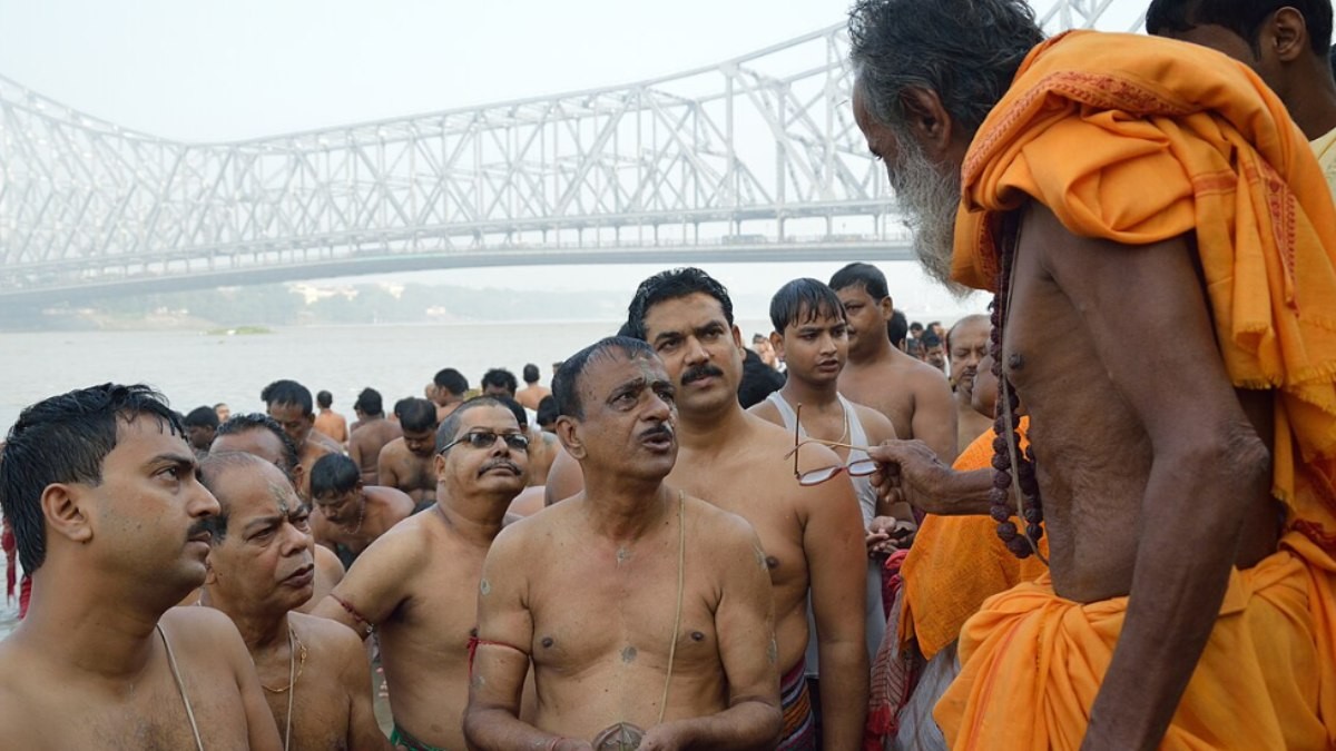 Pitru Paksha 2026: Know the Religious Significance of Afternoon Shraddha