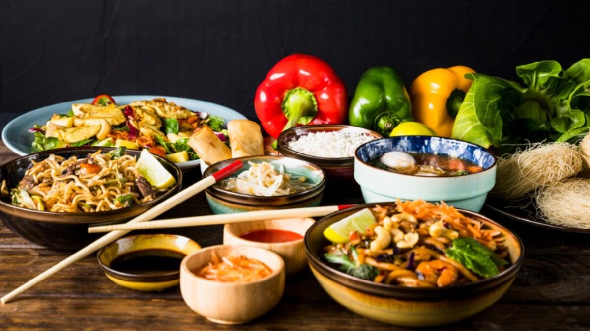 From Hakka Noodles to Manchurian: How Chinese Food Became an Indian Favourite