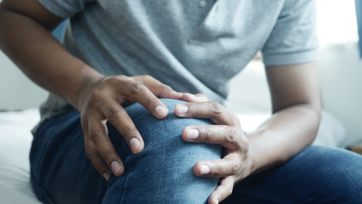 Knee Pain In Your 20s And 30s: How Sitting All Day May Affect Your Joints
