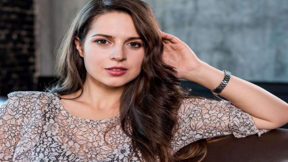 How to Choose the Perfect Hairstyle for Your Face Shape: A Complete Guide