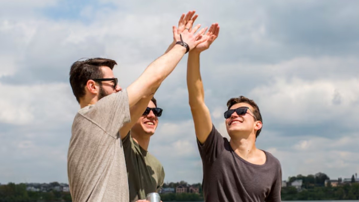 The 100-Hour Rule: How Long Does It Take to Turn a Stranger Into a Friend?