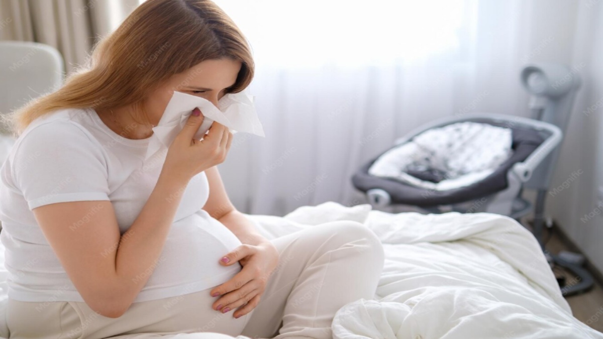 Colds and Flu During Pregnancy and Breastfeeding: Symptoms, Treatment and Safety Tips