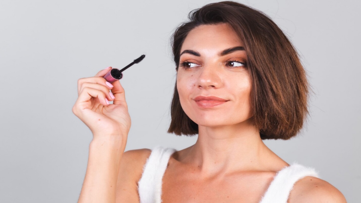 How to Choose the Right Mascara for Lengthy Lashes: A Guide to Longer and Fuller Lashes