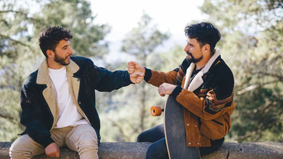 Miss Your Old Friends? Simple Ways to Reconnect Without Making It Awkward