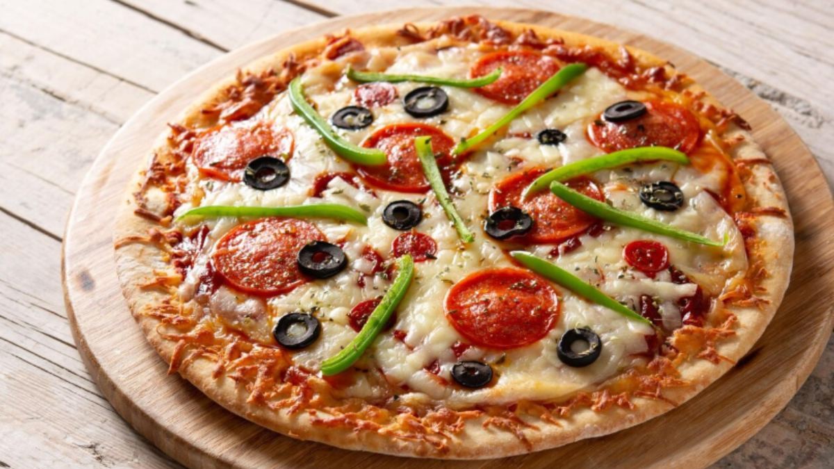 No Oven at Home? Ranveer Brar Shows How to Make Delicious Tawa Pizza
