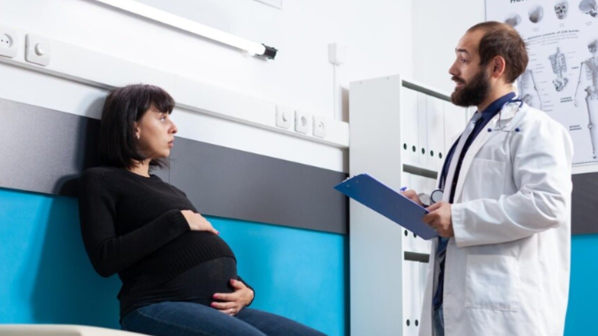 Common Pregnancy Complications: Symptoms, Risks and Prevention Tips