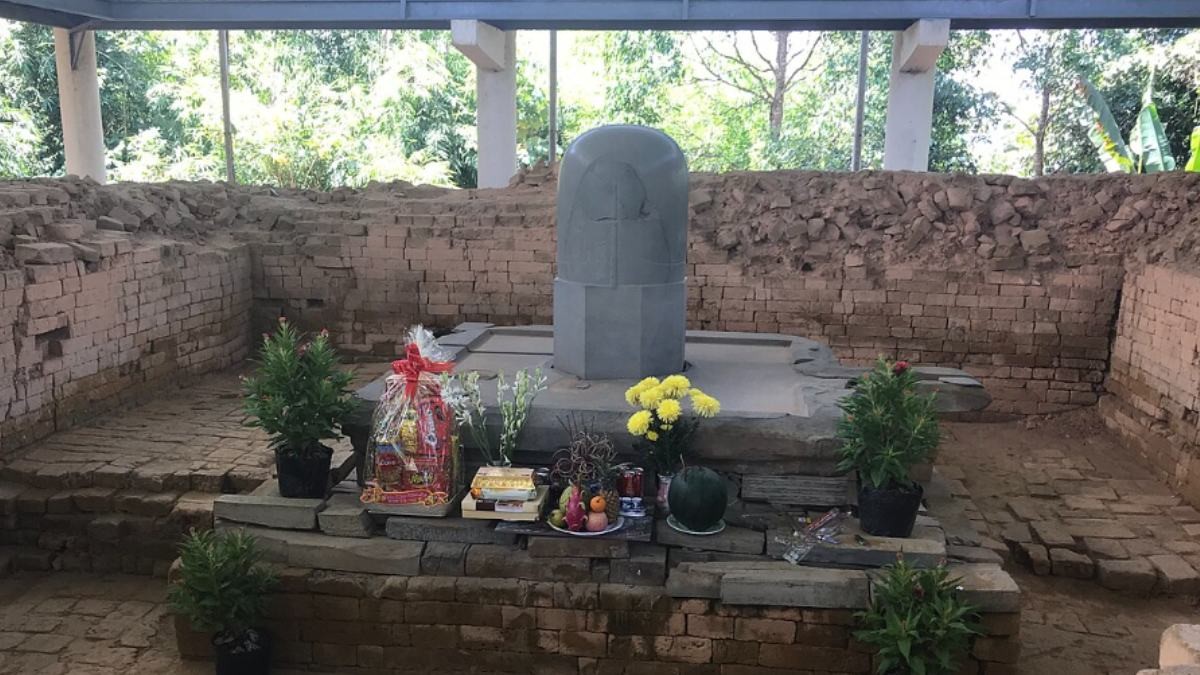 Monday Shiva Puja: Why Do Devotees Offer Ghee to Shivling? Know the Religious Beliefs