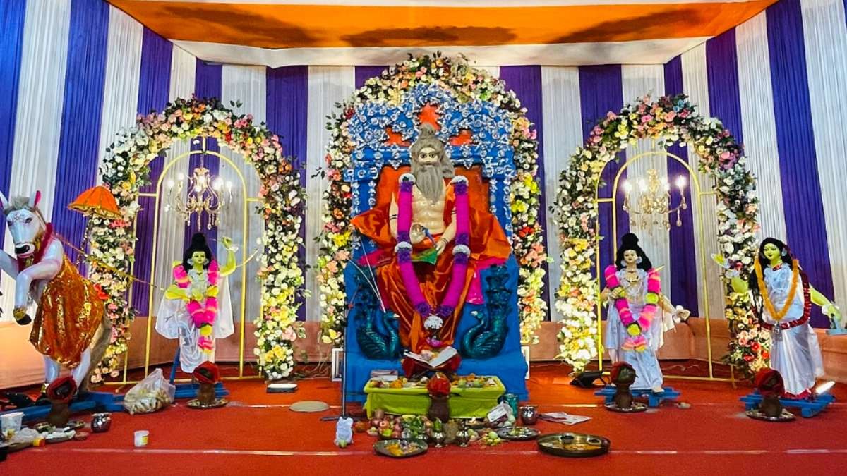 Valmiki Jayanti 2026: How to Perform Puja at Home and Why the Day Is Important