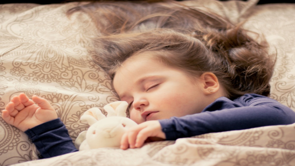 Why Are More Children Struggling With Sleep? Dr Manish Mannan Shares 5 Bedtime Habits Parents Should Change