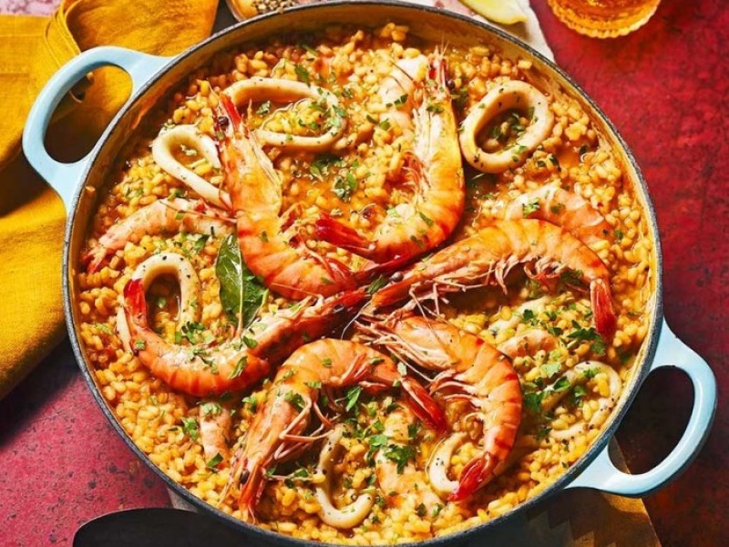 Arroz con gambas y calamar