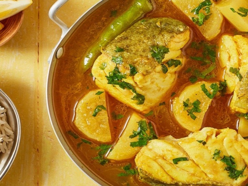 Bangladeshi fish curry with daikon
