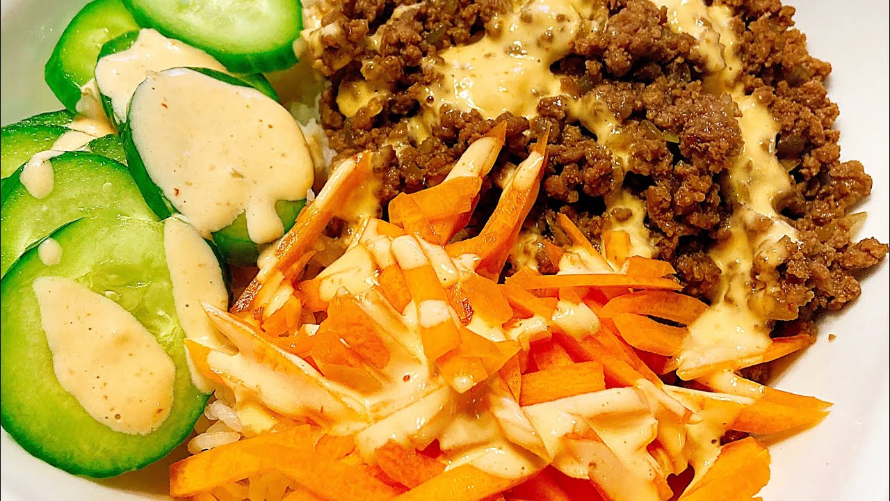 Beef Banh Mi Bowls with Sriracha Mayo, Carrot & Pickled Cucumber