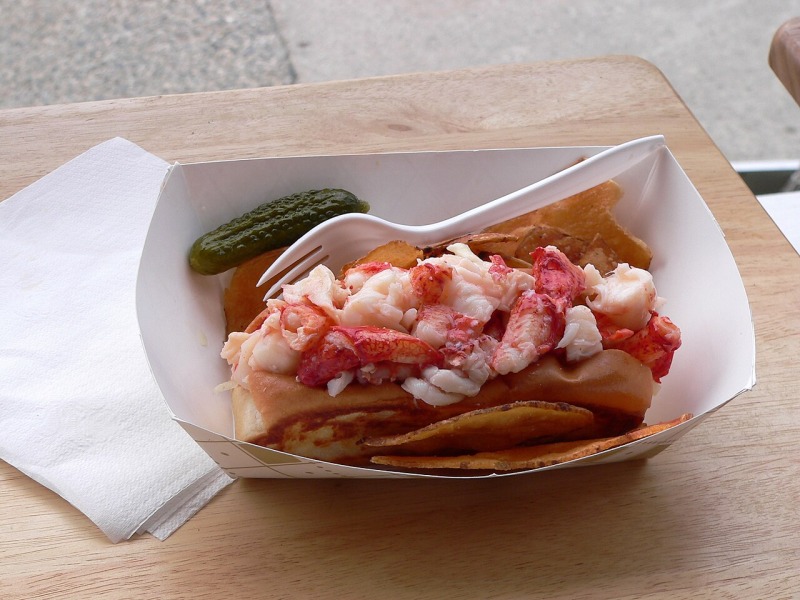 Best-of-Both-Worlds Lobster Roll