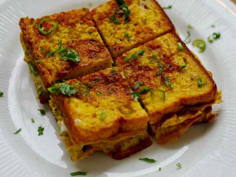 Bread omelette