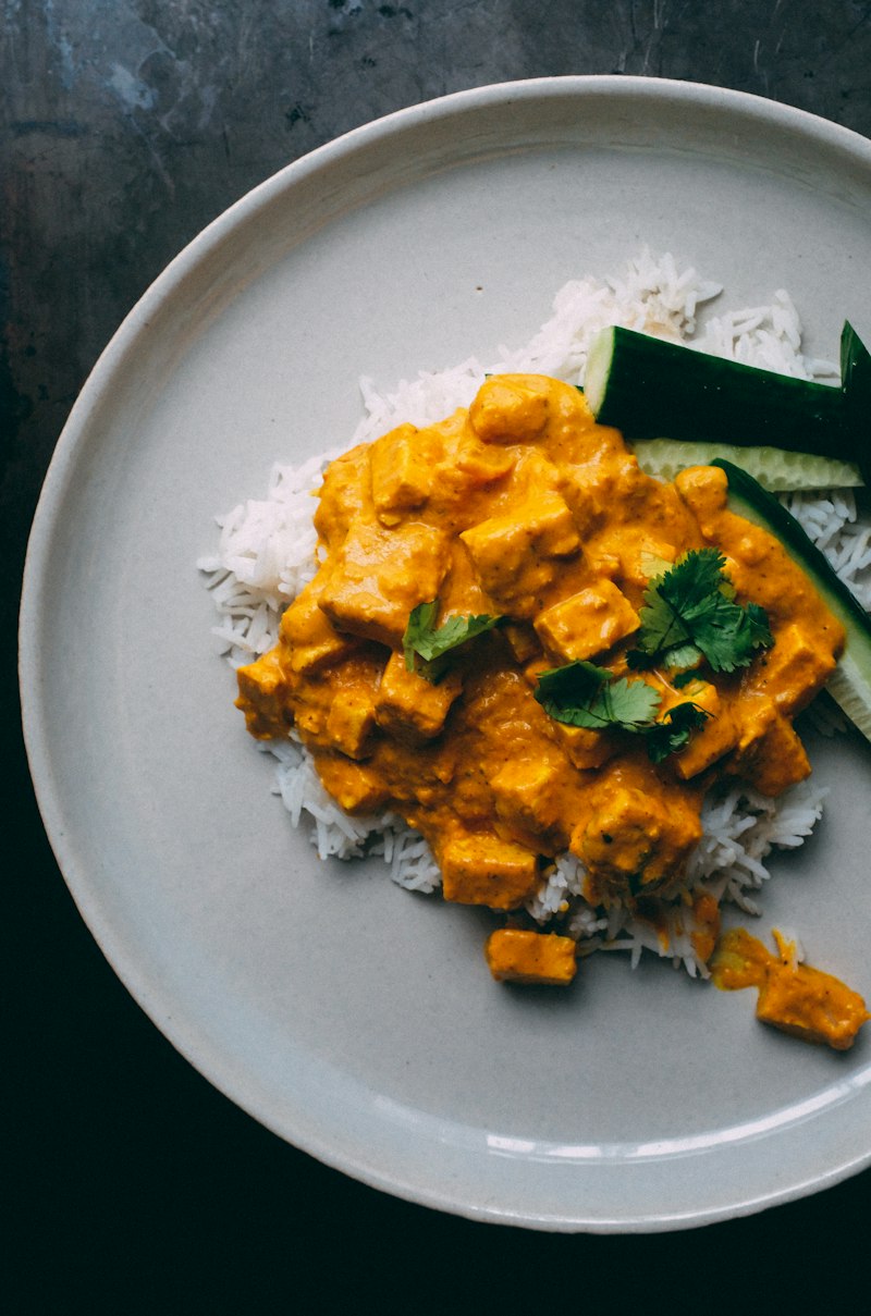Ginger-Scallion Meatballs With Green Curry Sauce