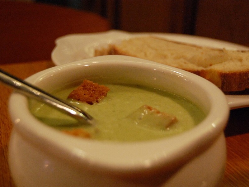 Lettuce Soup with Croutons
