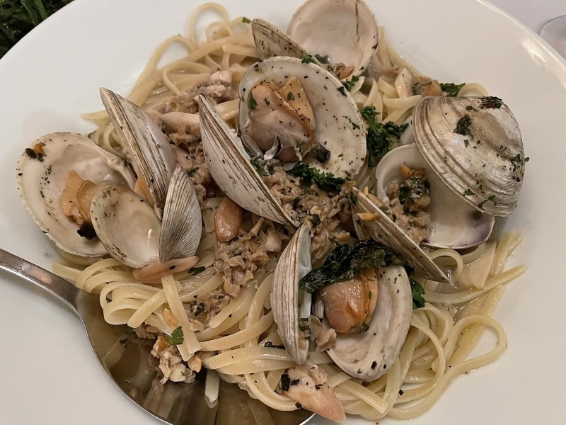 Linguine with White Clam Sauce