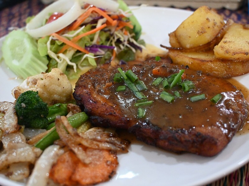 Pan-Roasted Steak with Crispy Broccoli