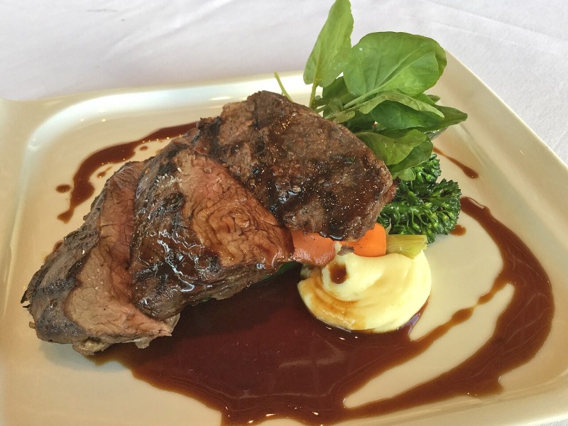 Rib-Eye Steaks in Red-Wine Sauce