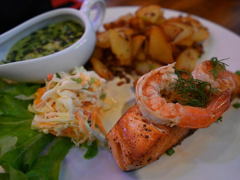 Shrimp in Dill Butter