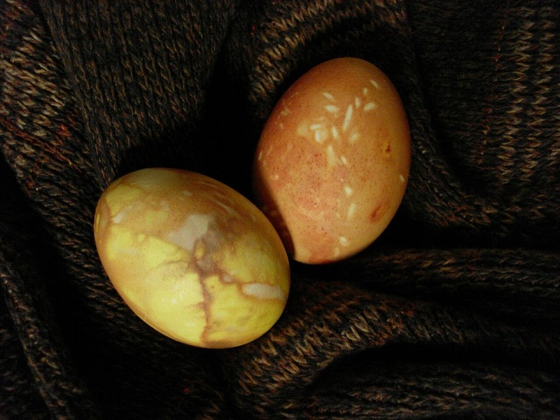 To Dye Easter Eggs